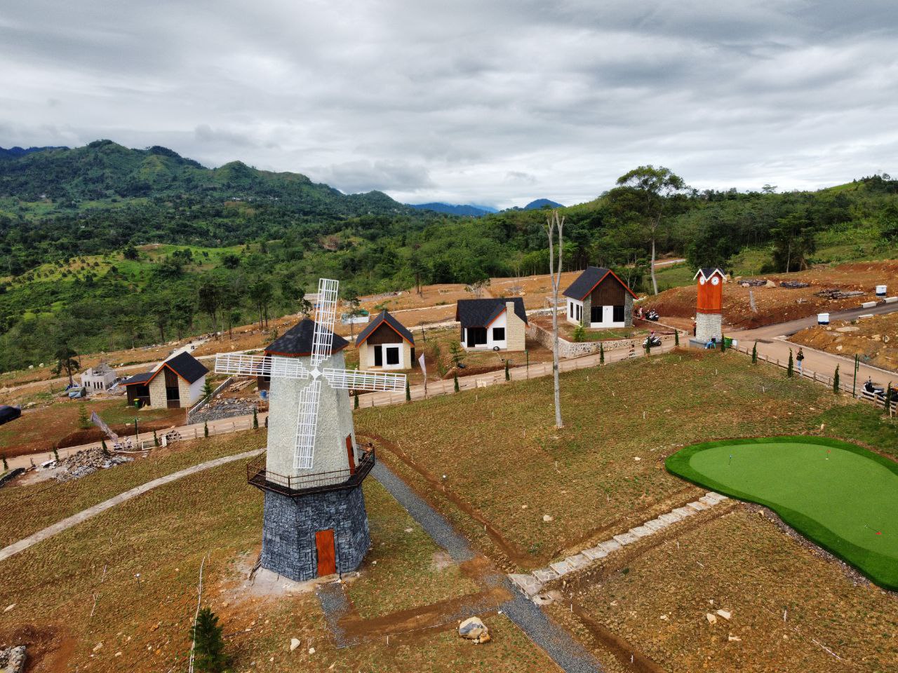 Spot Selfie Kincir Angin Ala Amsterdam
